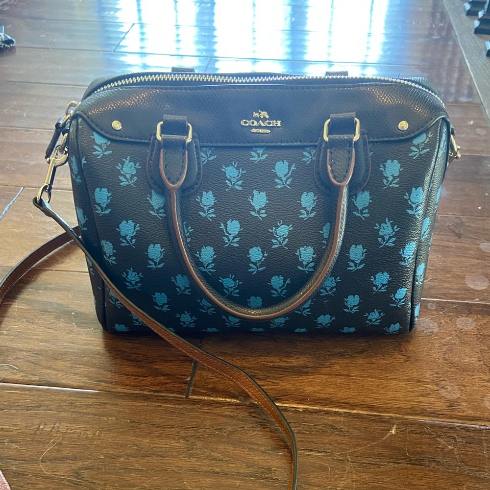 Coach rose Purse with removable shoulder strap